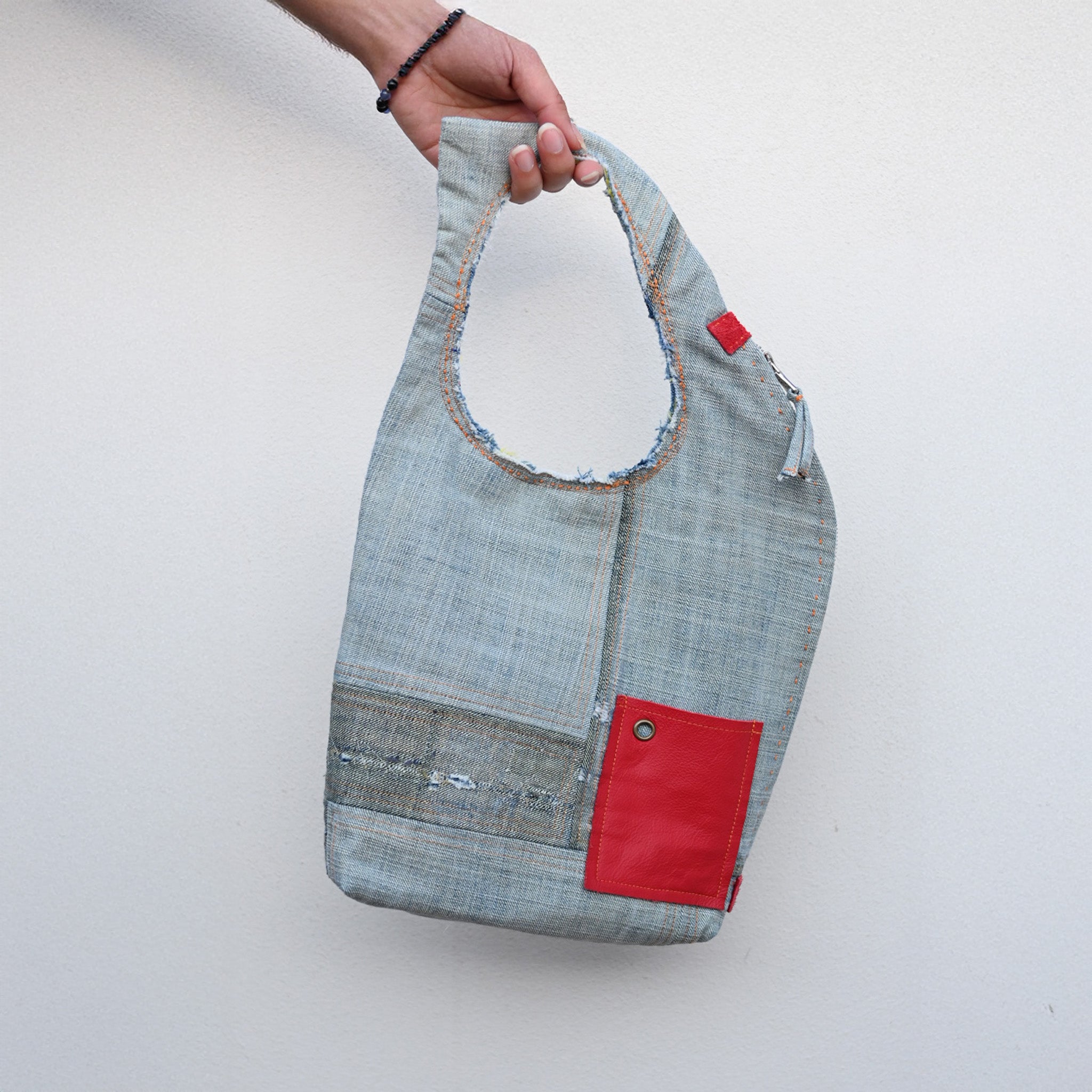 The Aria Loop - Miro Clutch