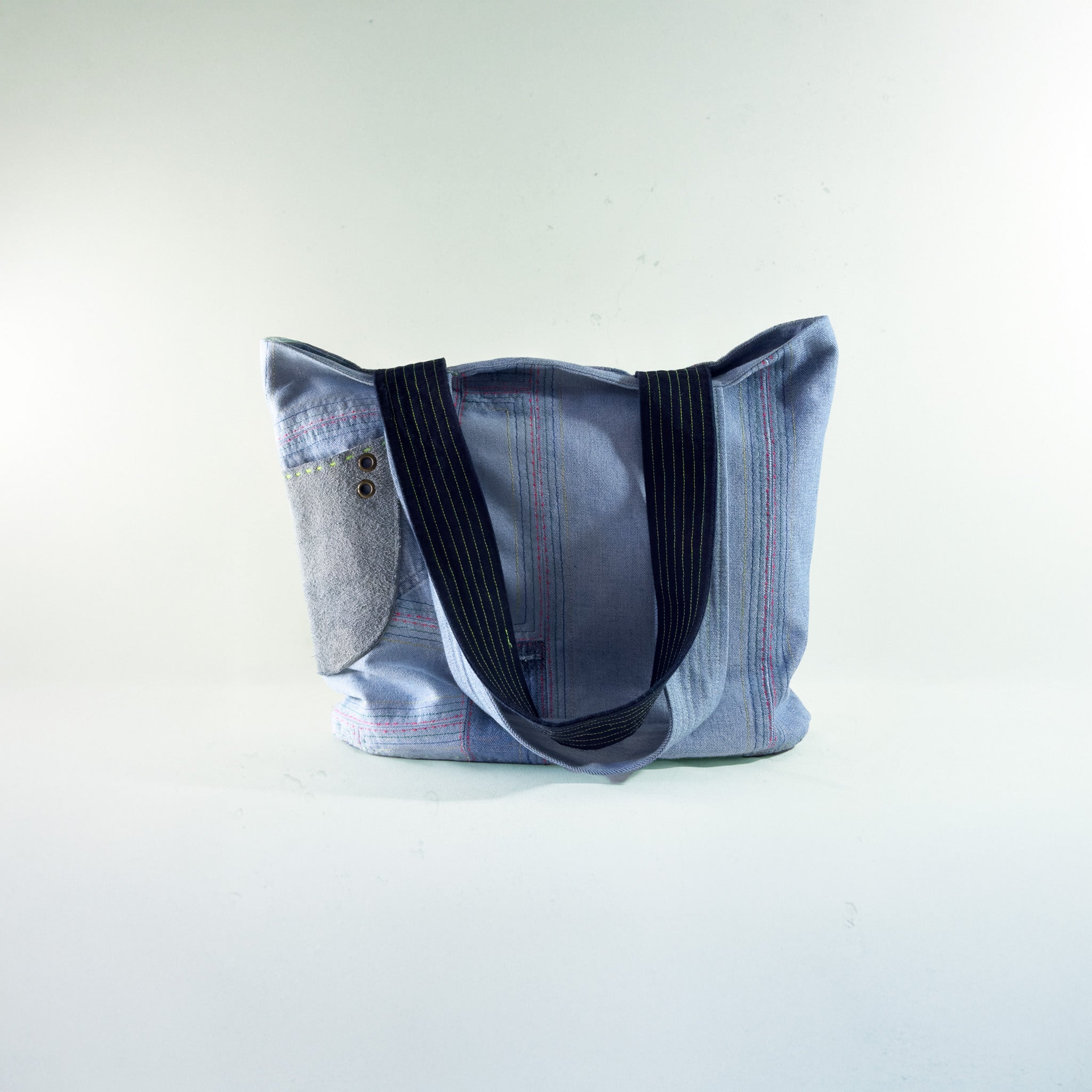 Stormy Tote - Prism Voyage