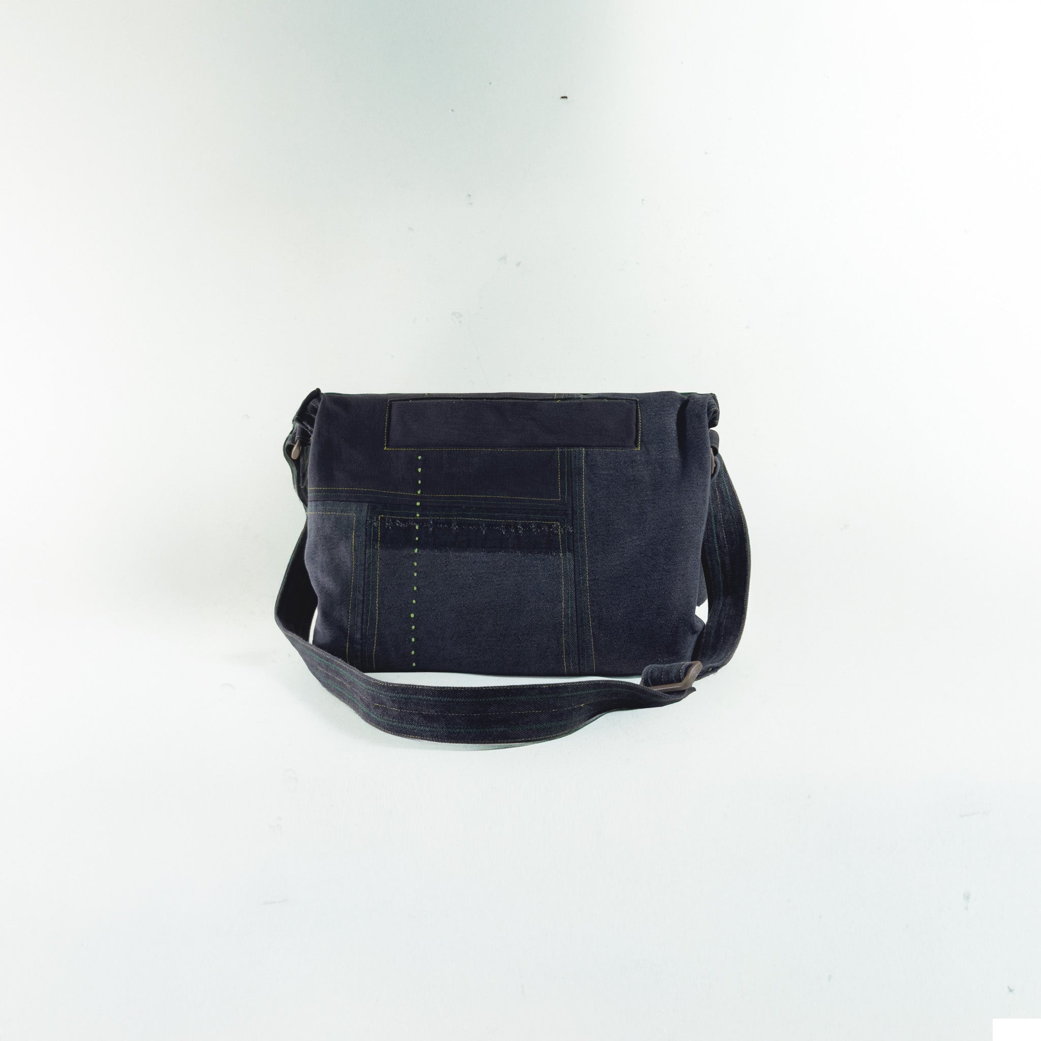 Echo Fold - Moir Messanger