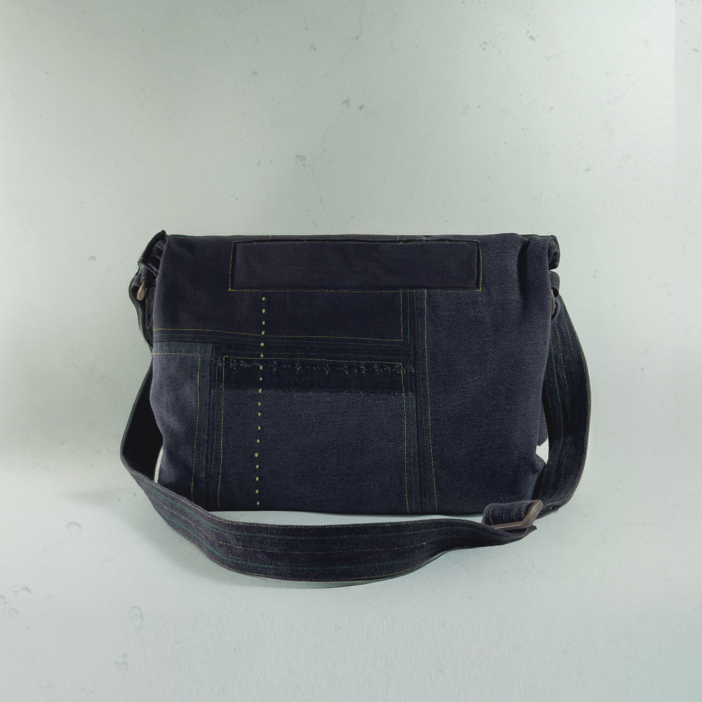 Echo Fold - Moir Messanger