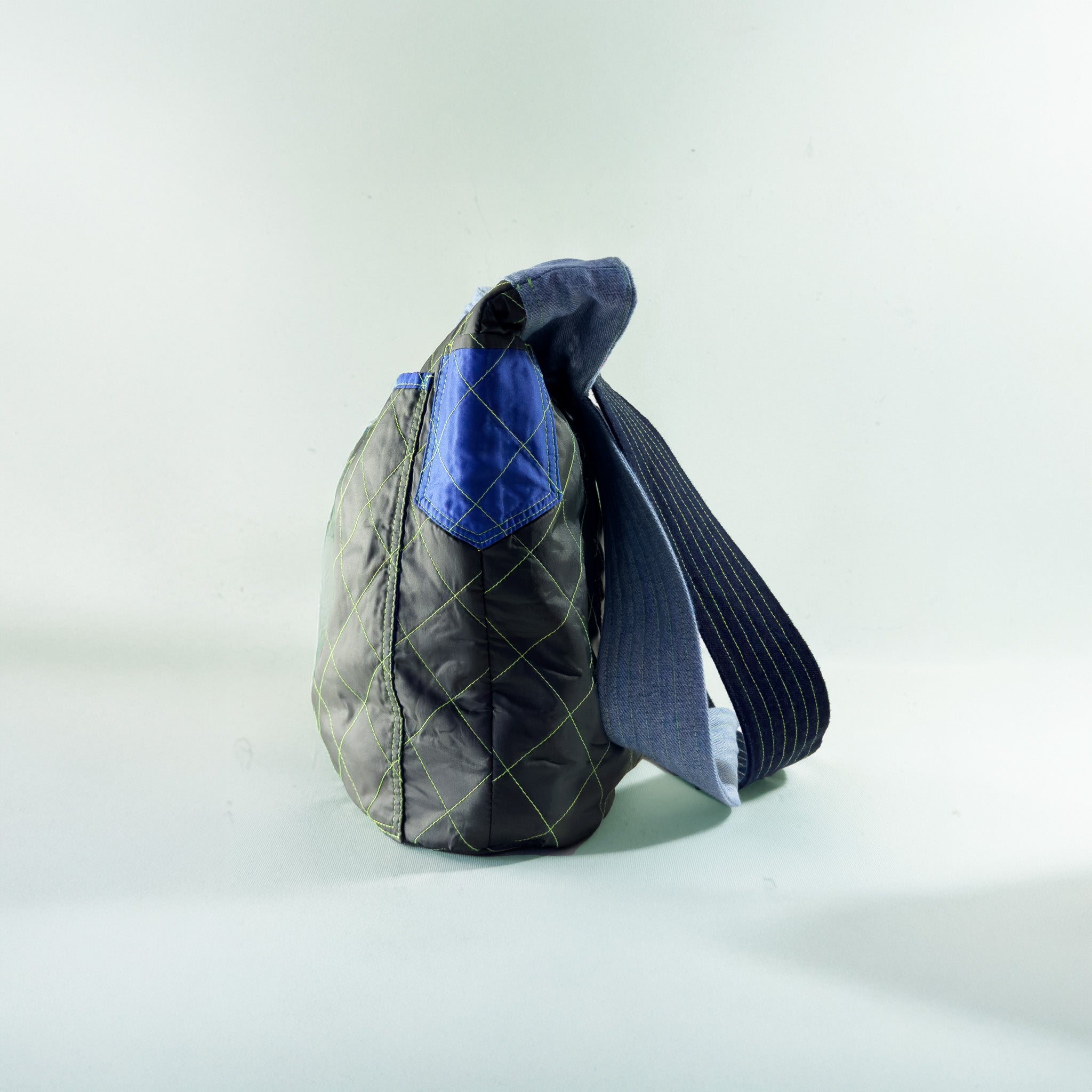 Stormy Tote - Prism Voyage