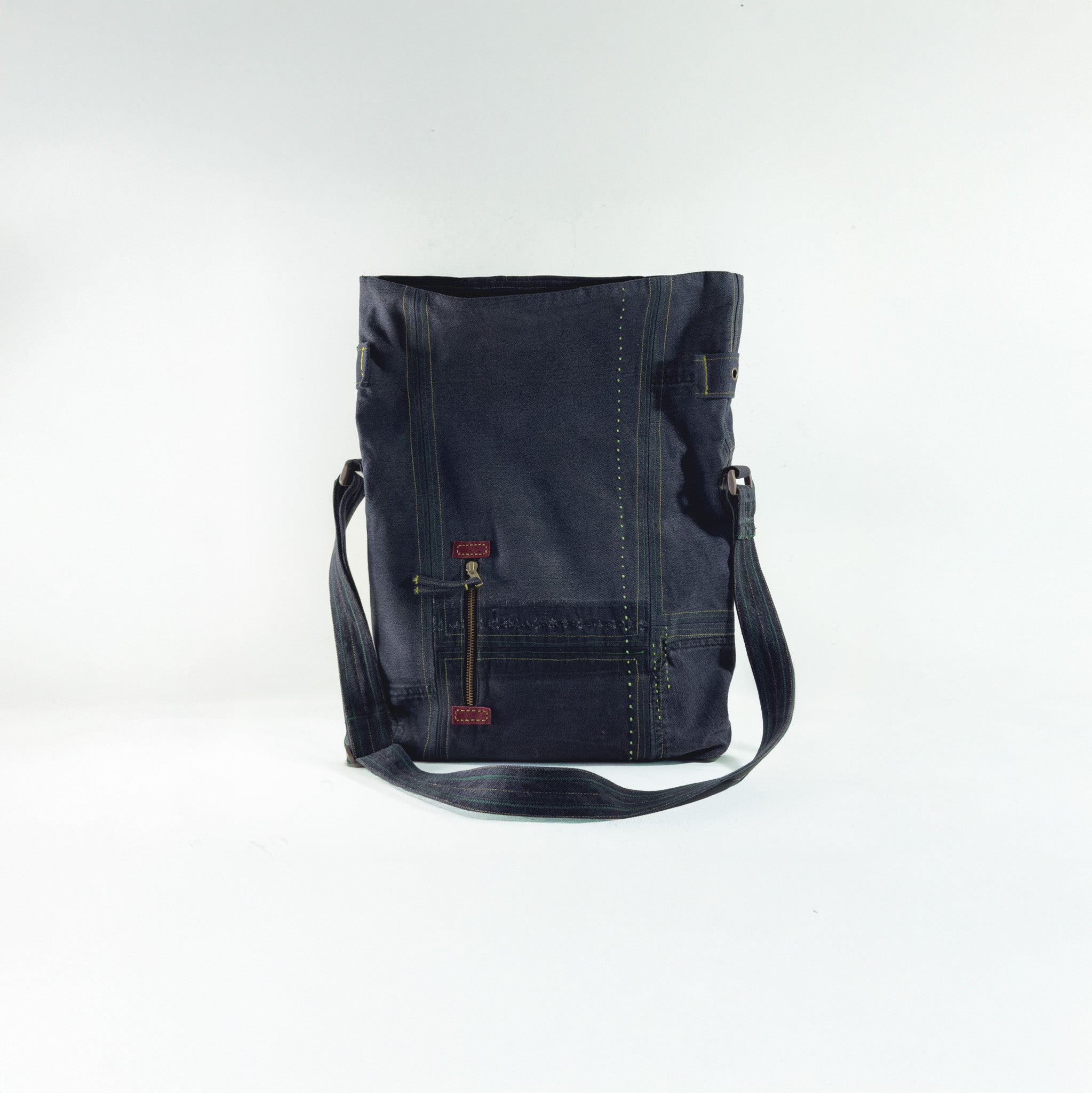 Echo Fold - Moir Messanger