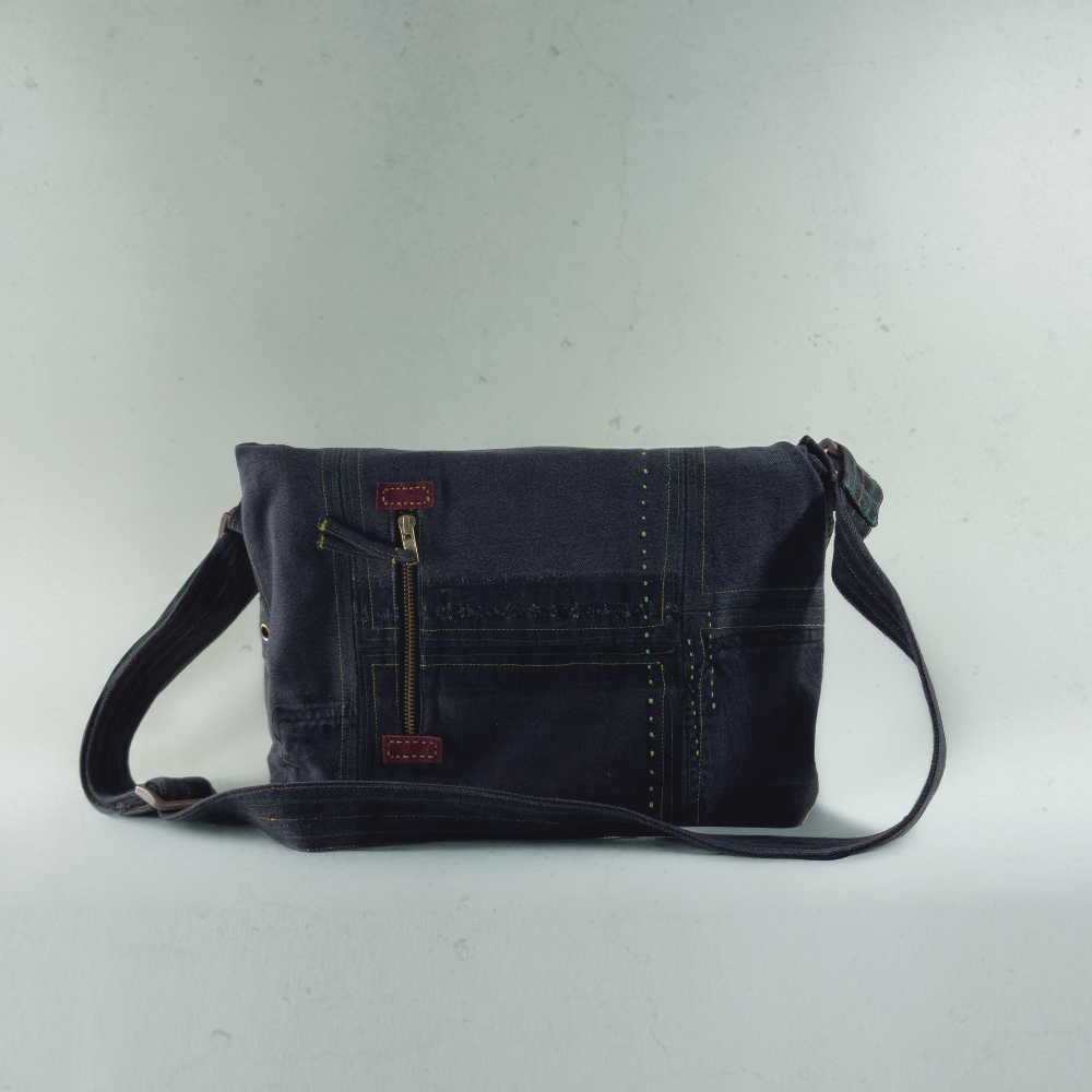 Echo Fold - Moir Messanger