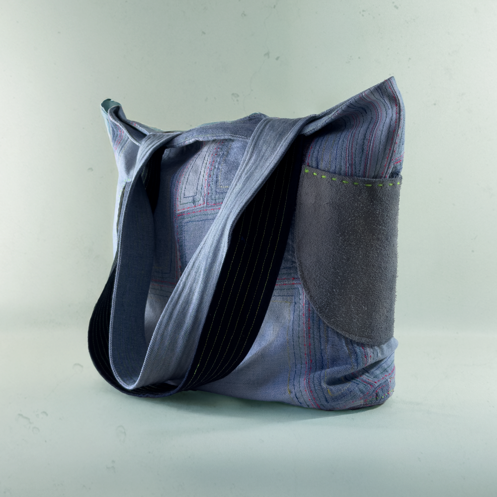 Stormy Tote - Prism Voyage