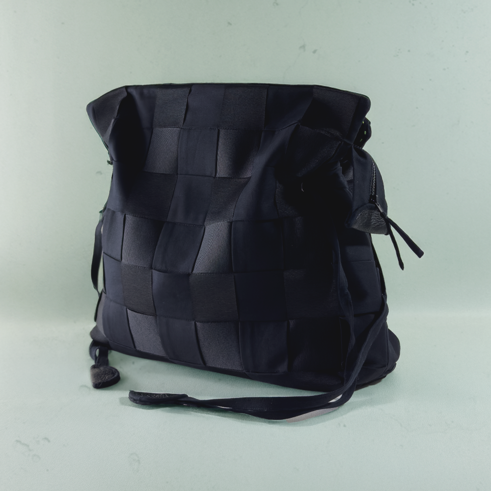 Midnight  Maven - Rosa Clutch