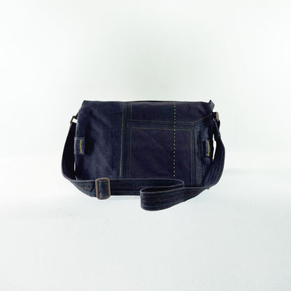 Echo Fold - Moir Messanger