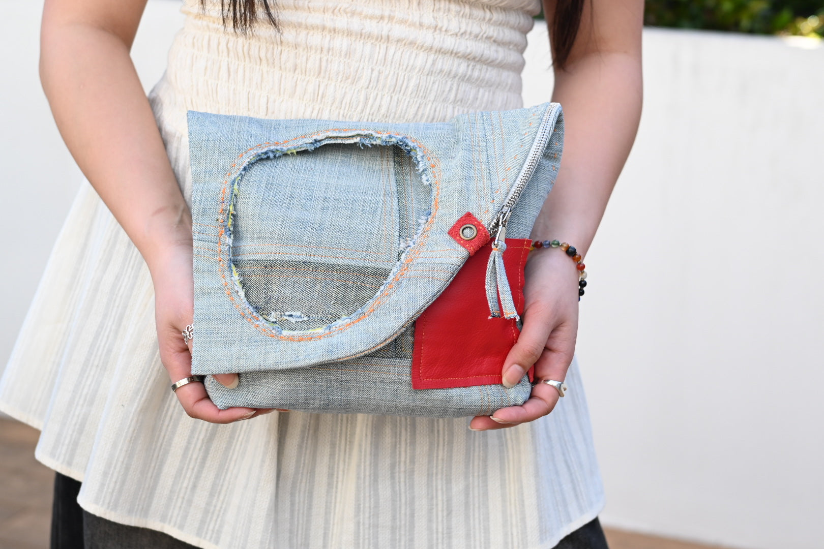 The Aria Loop - Miro Clutch