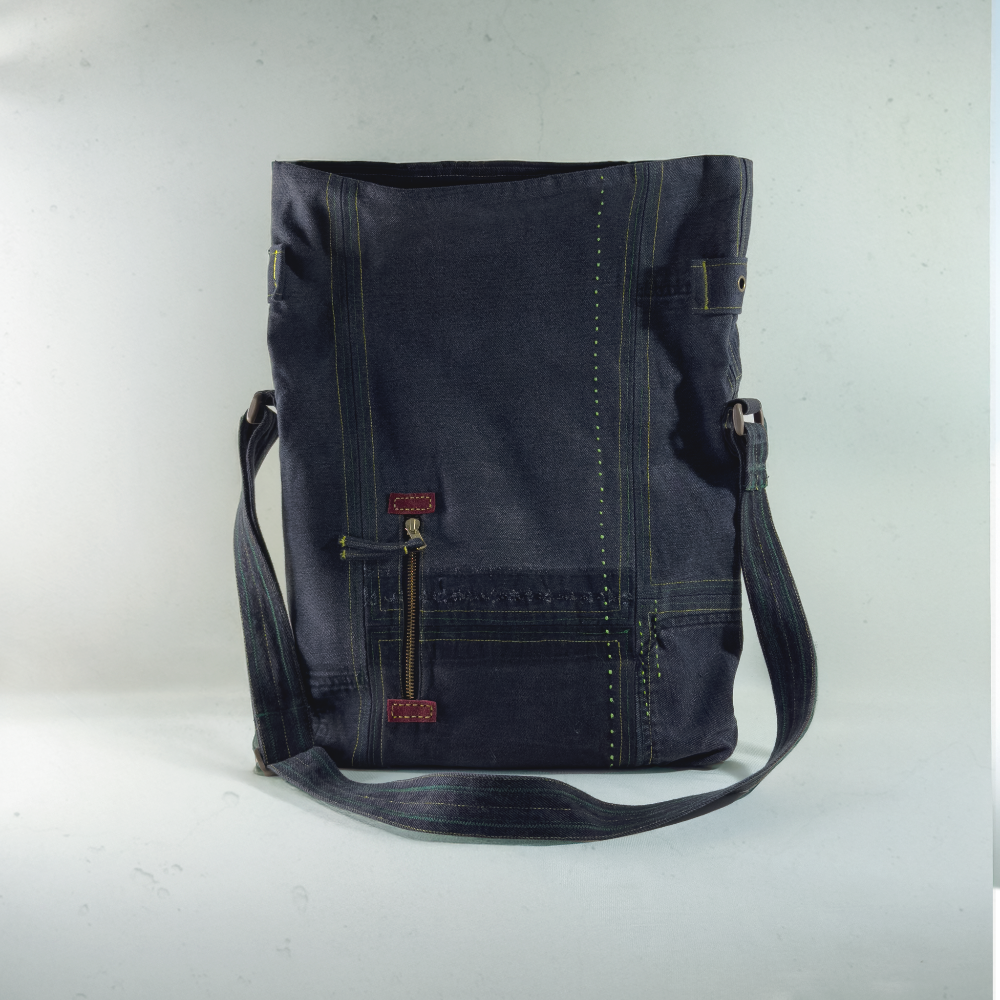 Echo Fold - Moir Messanger