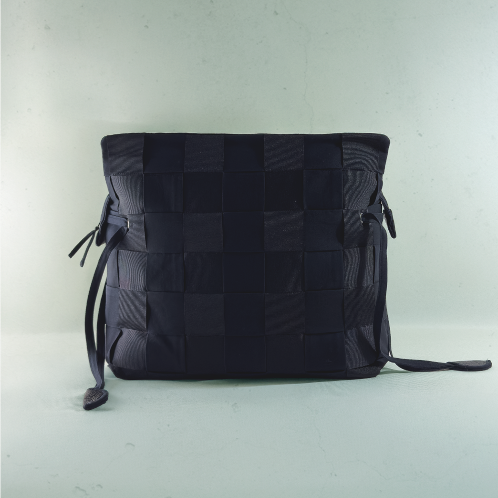 Midnight  Maven - Rosa Clutch