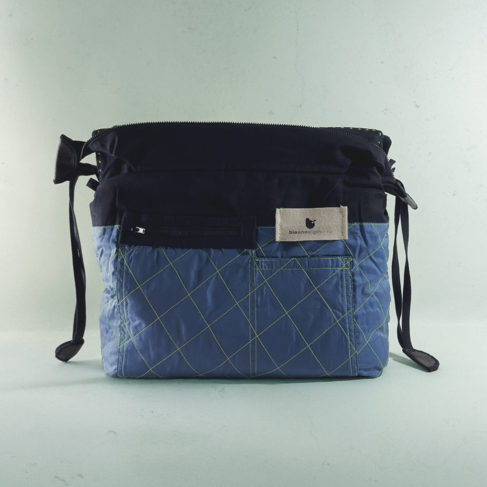 Midnight  Maven - Rosa Clutch