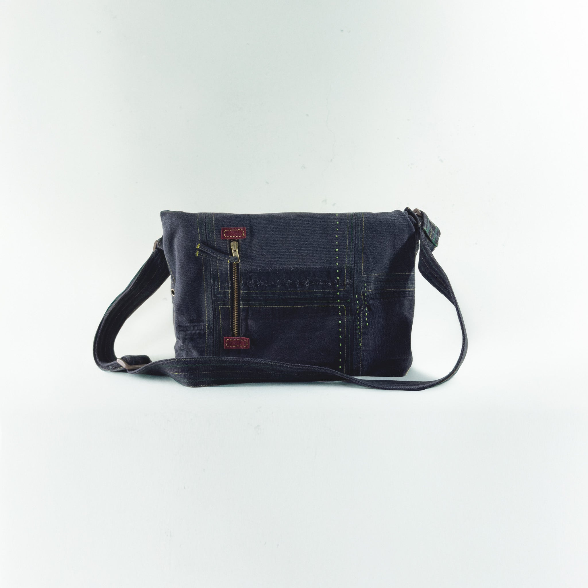 Echo Fold - Moir Messanger