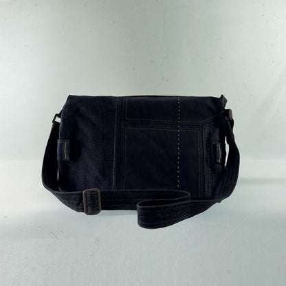 Echo Fold - Moir Messanger